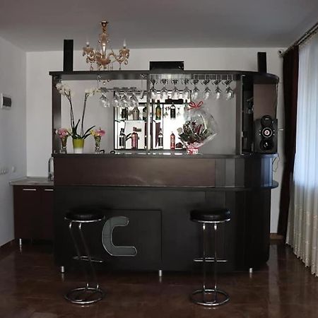 Pensiunea Maria Tania - Restaurant Mioveni Экстерьер фото